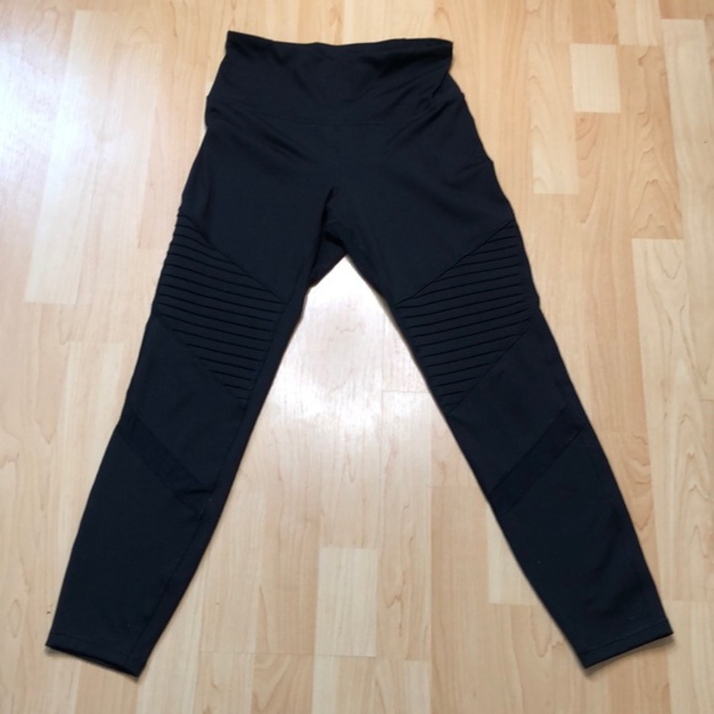 Old Navy‎ Elevate Leggings